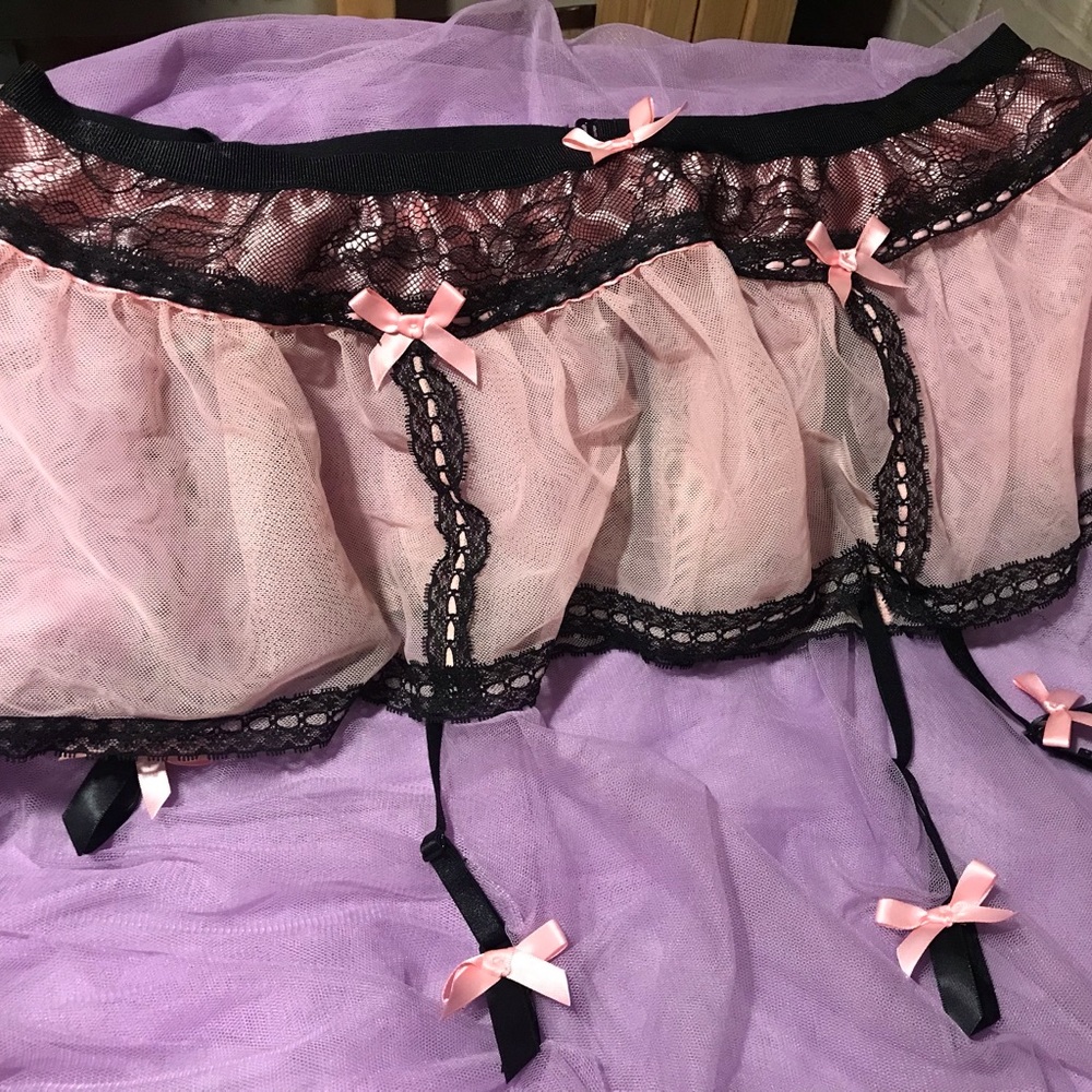 Garter Belt skirt